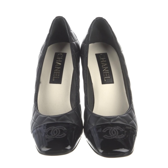 Chanel 2022 Interlocking CC Logo Pumps w/ Tags Size: 8.5 | IT 38.5 - Picture 3 of 5
